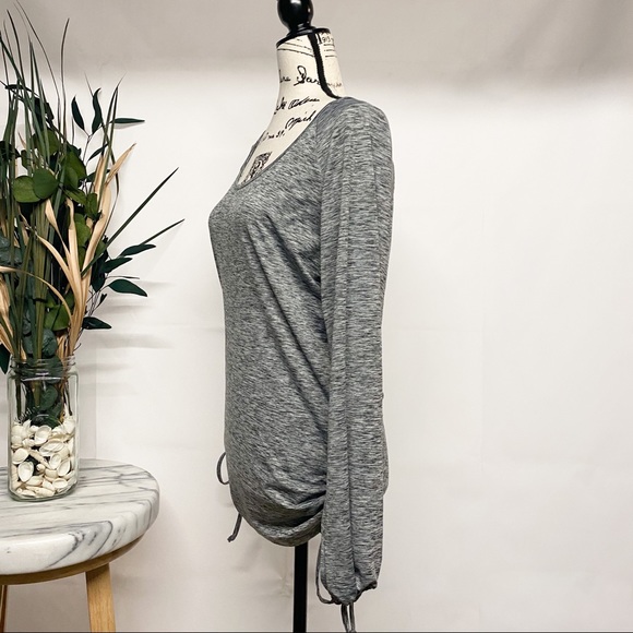 Venus Rash Guard - Picture 2 of 5